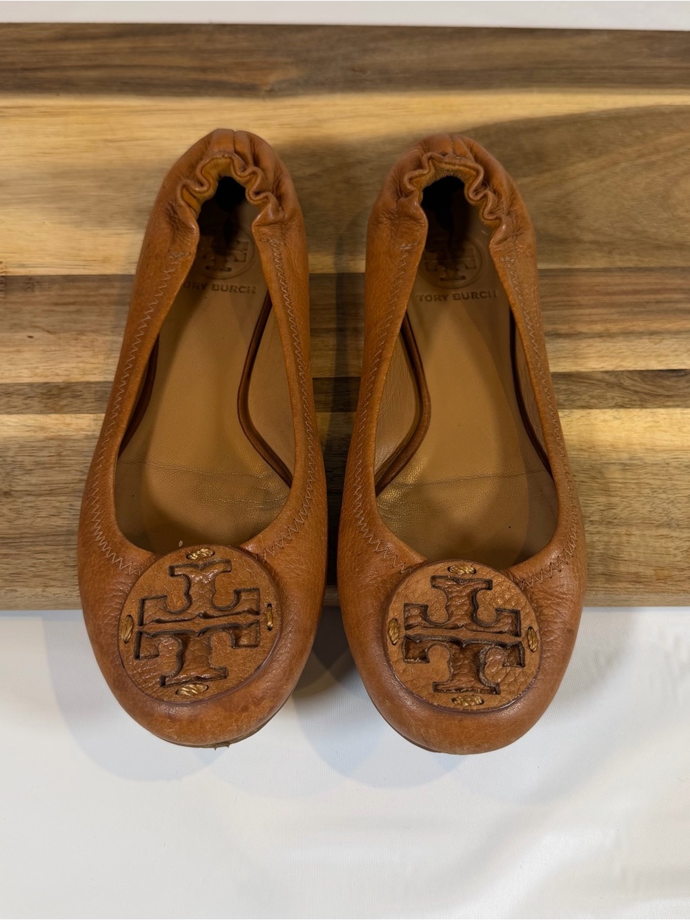 Tory Burch Women's Tan Leather Reva Logo Ballet Flats - Sz 6?